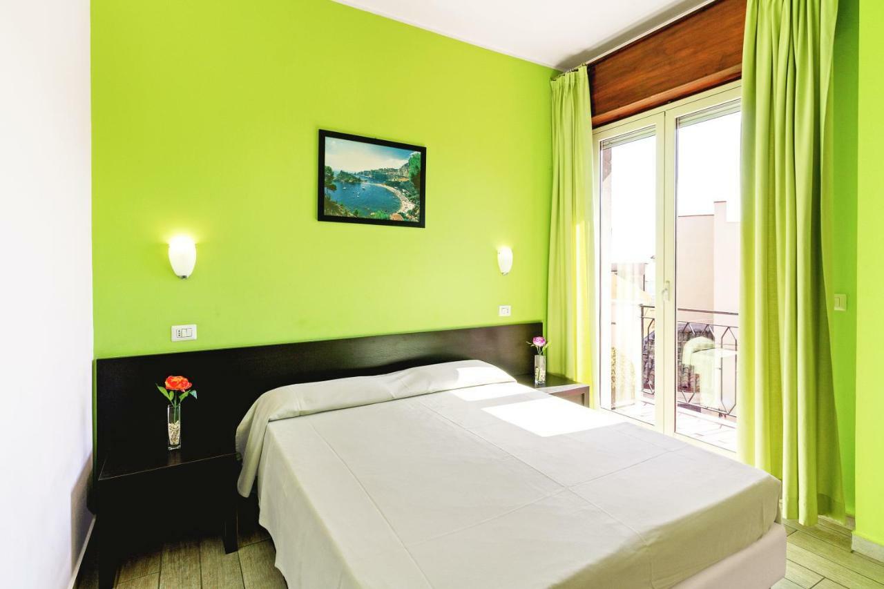Seaview Terrace Sunny Apartment Giardini Naxos Bagian luar foto