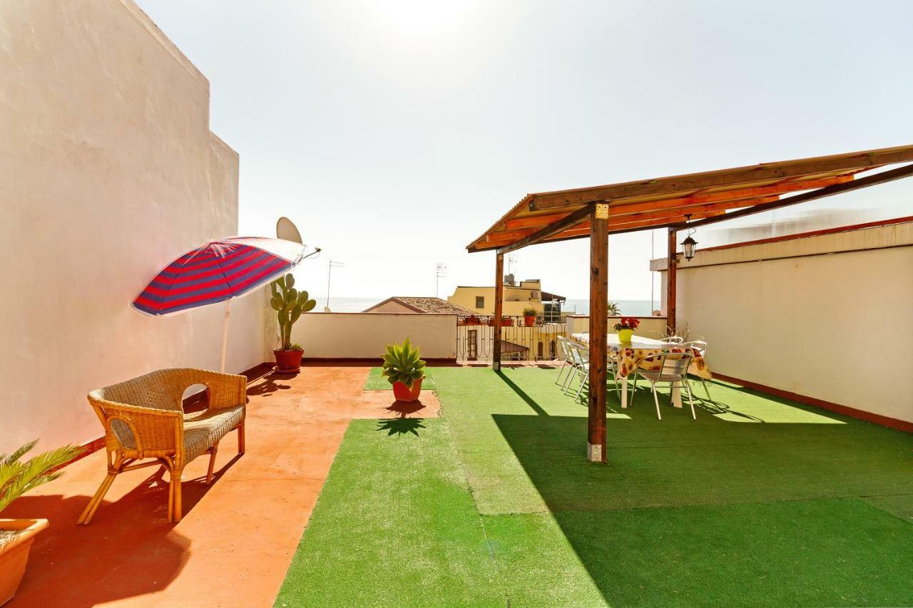 Seaview Terrace Sunny Apartment Giardini Naxos Bagian luar foto