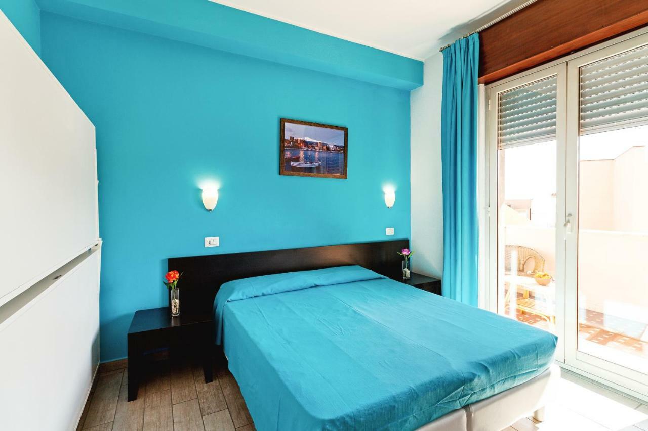 Seaview Terrace Sunny Apartment Giardini Naxos Bagian luar foto